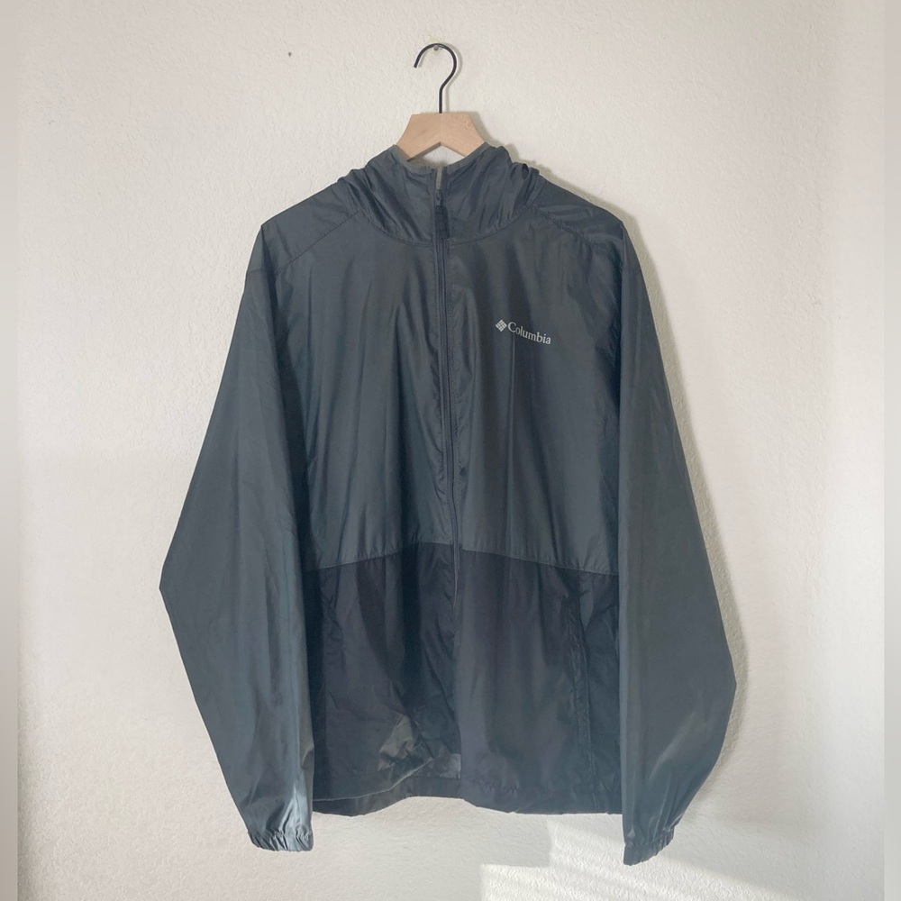 Columbia Black Center Ridge Windbreaker